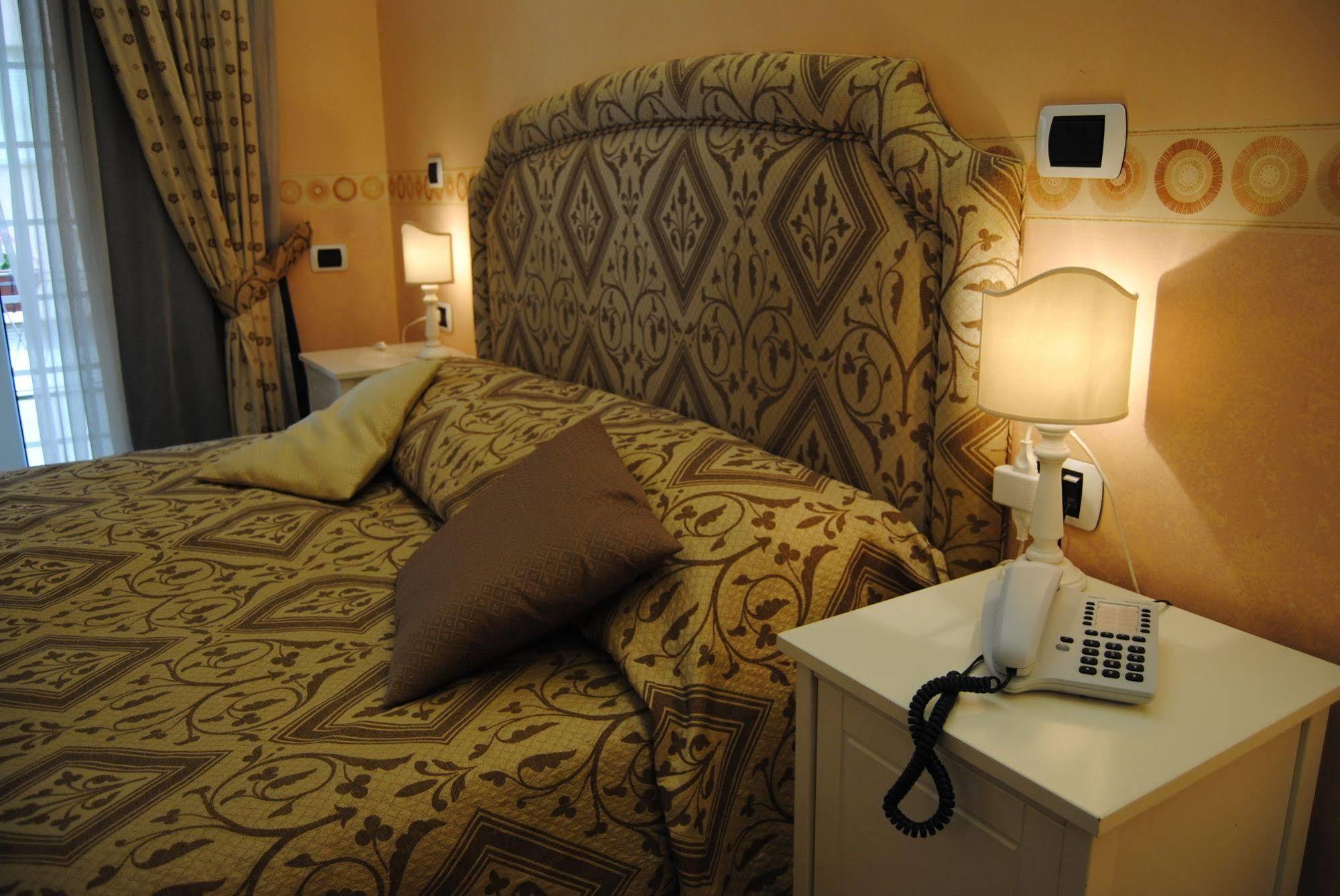 Bed and Breakfast Il Colonnato Рим Екстер'єр фото